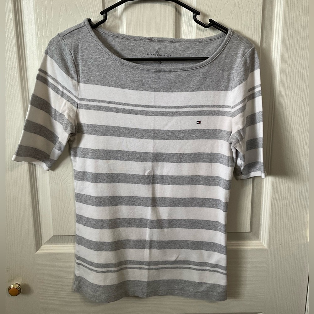 Tommy Hilfiger. Gray and white striped short sleeve shirt. Size M.